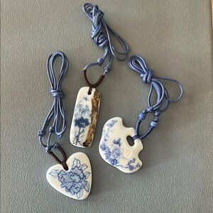 Blue and White Ceramic Pendant Necklace Set